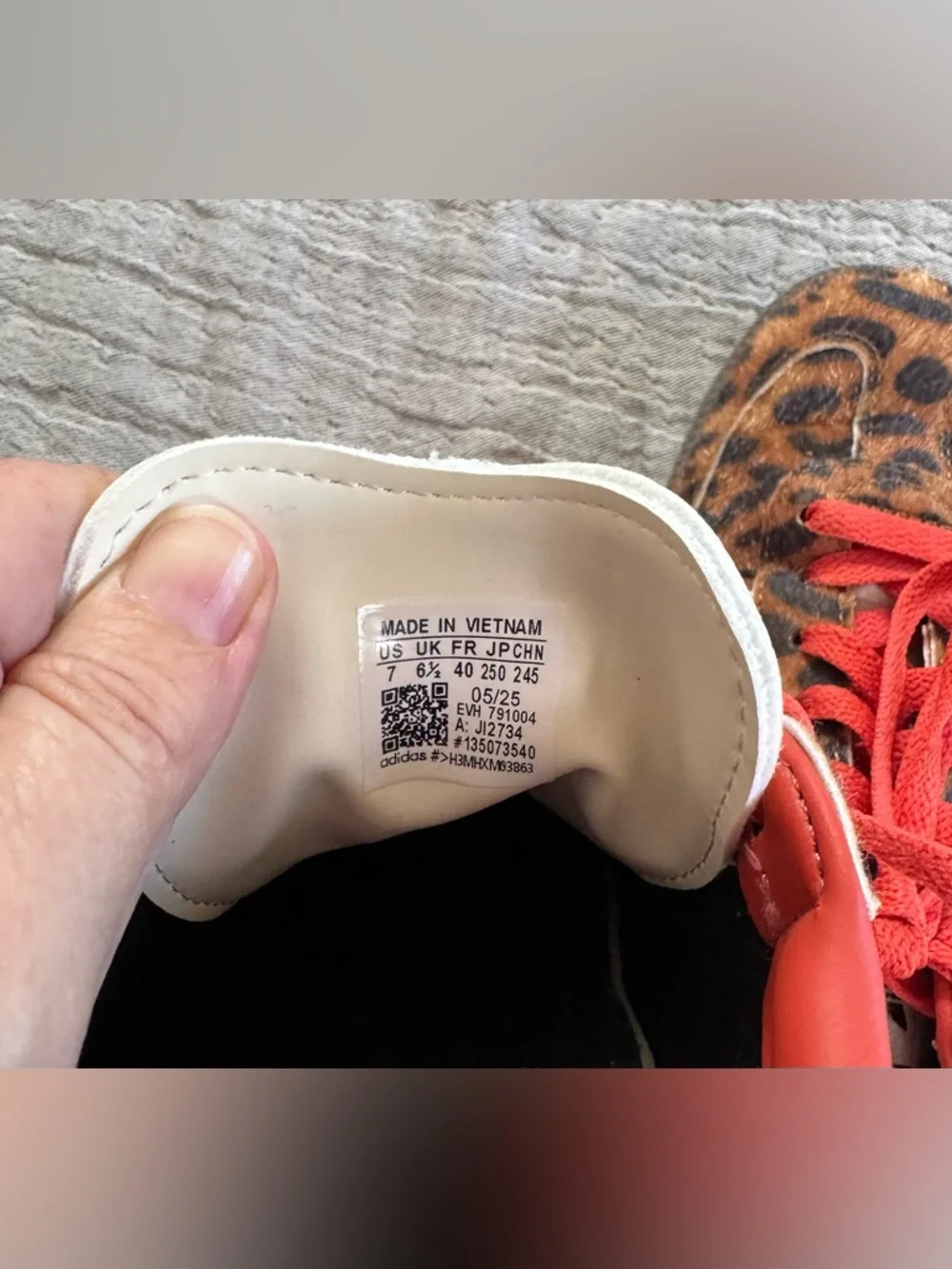 EUC Adidas Samba OG shoes - Sz 7 - Picture 5 of 6